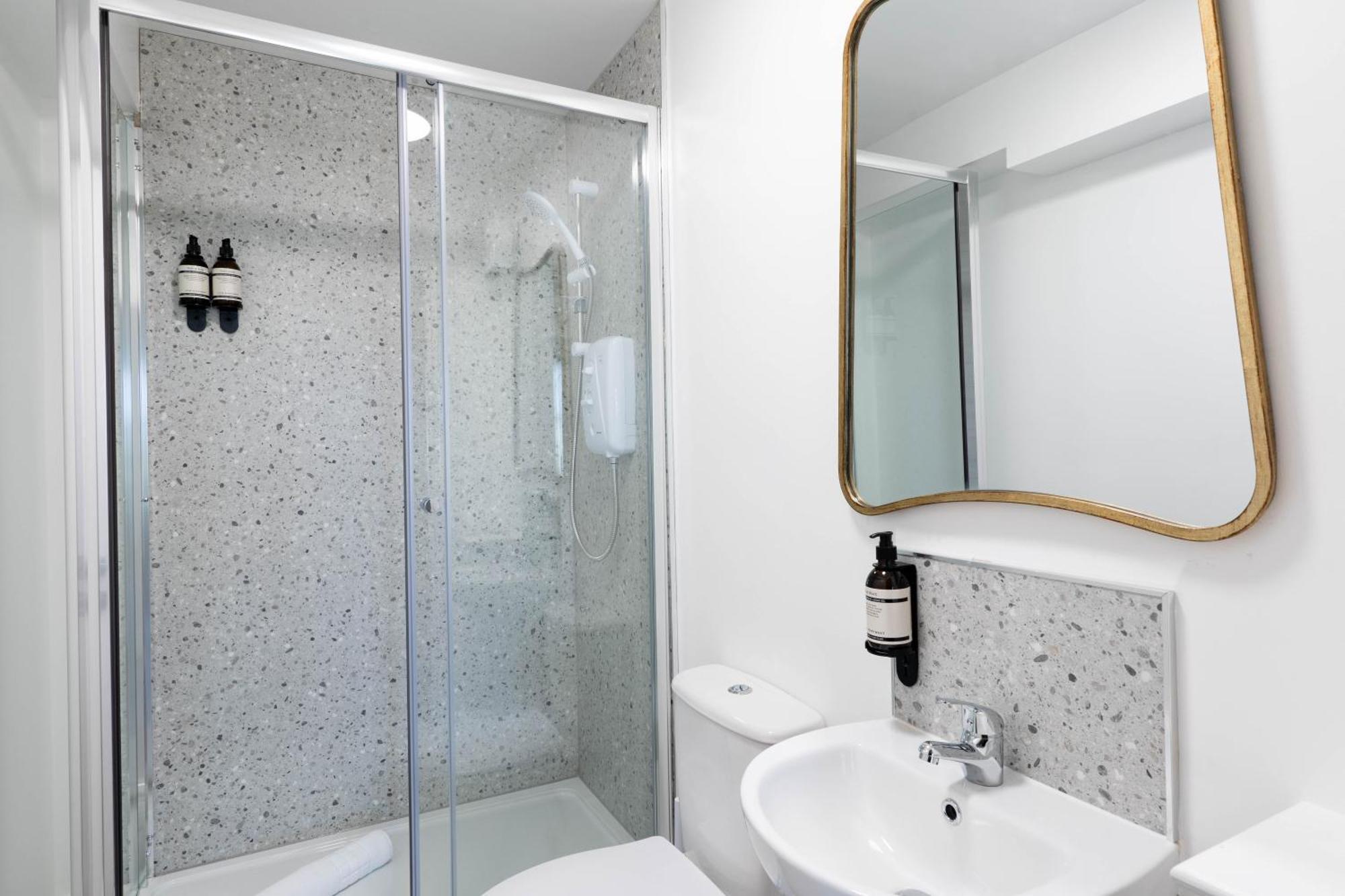 Wellington Place I Your Apartment Μπρίστολ Εξωτερικό φωτογραφία