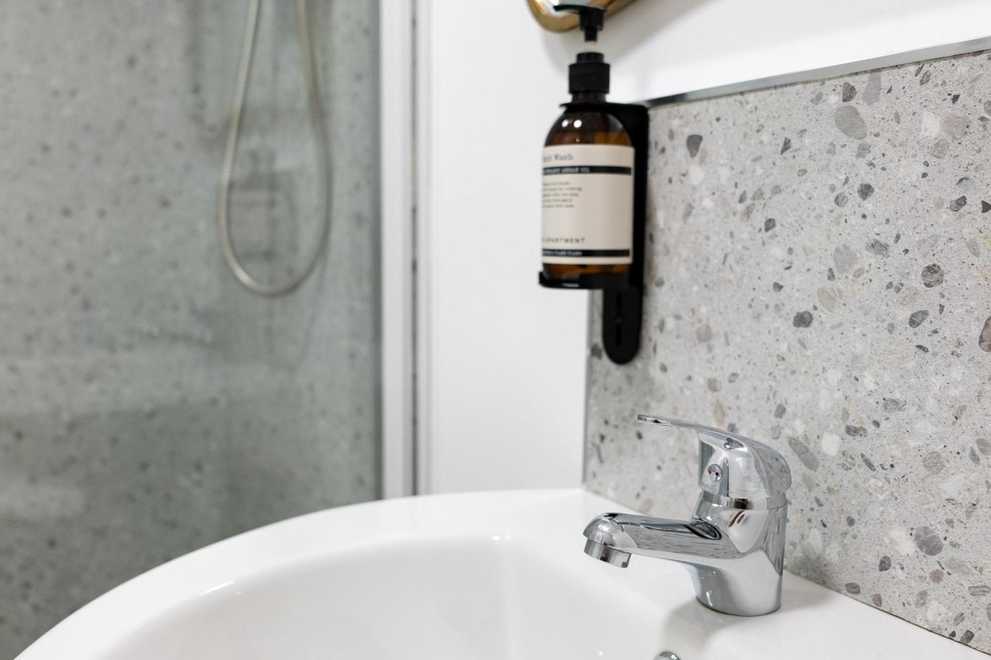 Wellington Place I Your Apartment Μπρίστολ Εξωτερικό φωτογραφία